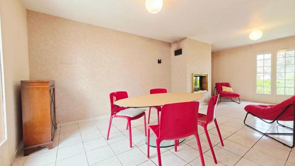 BOURGES MAISON 122M² 6 PIECES 4 CHAMBRES GARAGE SOUS-SOL JARDIN