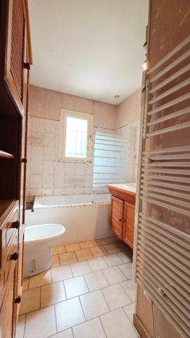 BOURGES MAISON 122M² 6 PIECES 4 CHAMBRES GARAGE SOUS-SOL JARDIN