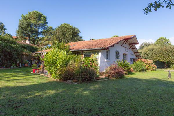 VILLA TRADITIONNELLE ENTRE LAC ET OCÉAN À HOSSEGOR