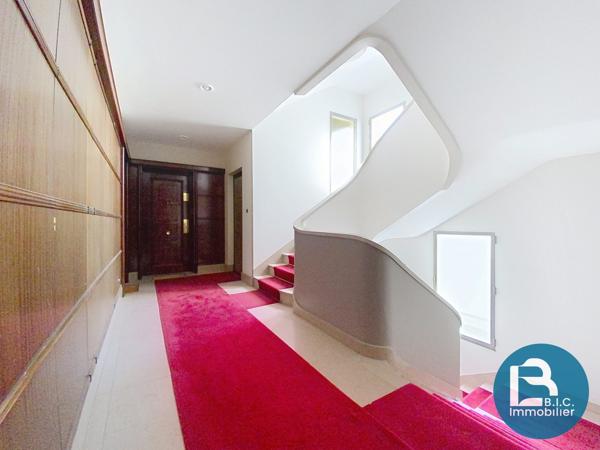 F5 PREFECTURE-ETAGE ELEVE BALCON