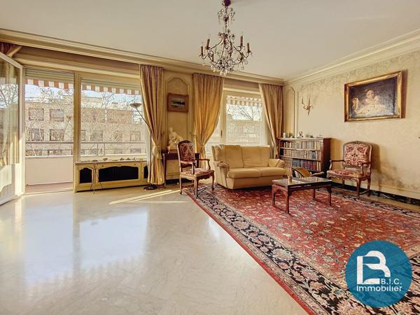 F5 PREFECTURE-ETAGE ELEVE BALCON