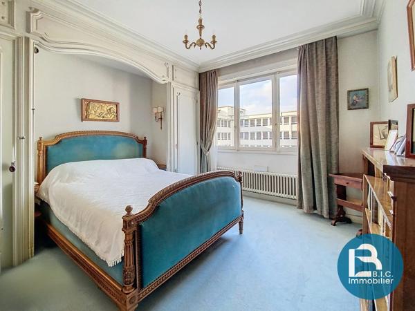 F5 PREFECTURE-ETAGE ELEVE BALCON