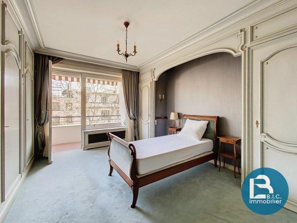 F5 PREFECTURE-ETAGE ELEVE BALCON