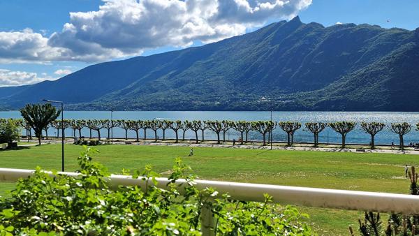 Appartement avec terrasse et vue panoramique sur le lac du Bourget