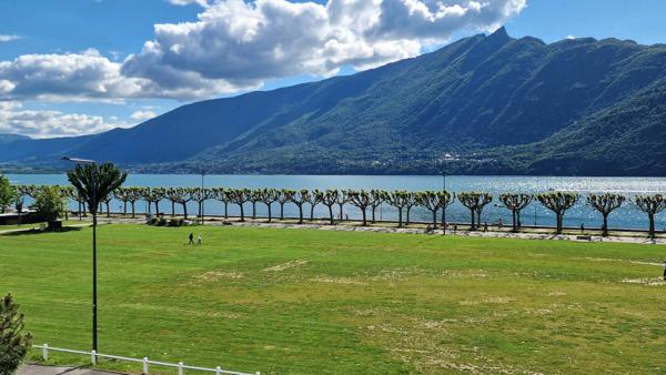 Appartement avec terrasse et vue panoramique sur le lac du Bourget
