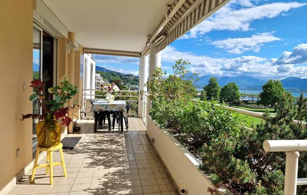 Appartement avec terrasse et vue panoramique sur le lac du Bourget
