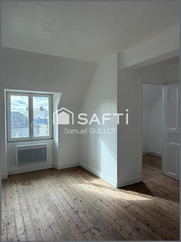 Belle maison familiale au cœur du bourg de Javron