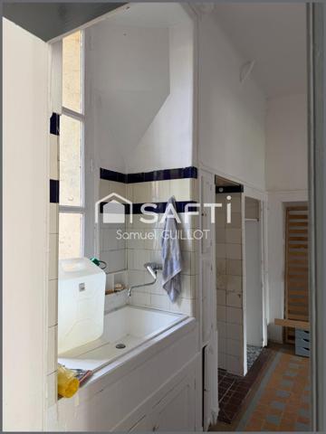 Belle maison familiale au cœur du bourg de Javron