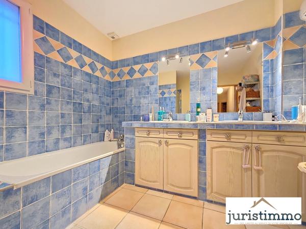 Caumont-sur-Durance (84510) MAISON FAMILIALE DE 5 CHAMBRES AVEC PISCINE SUR LA COLLINE DE CAUMONT SUR DURANCE + TERRAIN DETACHABLE 400M2