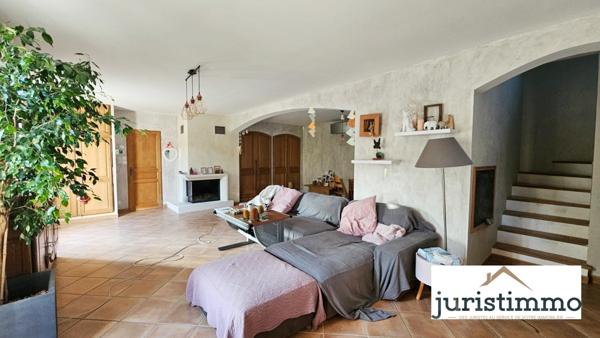 Caumont-sur-Durance (84510) MAISON FAMILIALE DE 5 CHAMBRES AVEC PISCINE SUR LA COLLINE DE CAUMONT SUR DURANCE + TERRAIN DETACHABLE 400M2