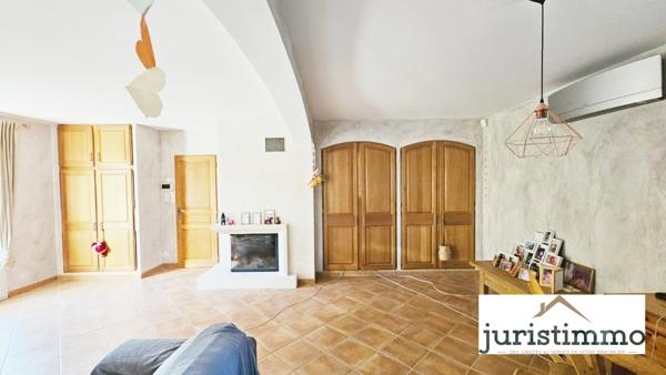 Caumont-sur-Durance (84510) MAISON FAMILIALE DE 5 CHAMBRES AVEC PISCINE SUR LA COLLINE DE CAUMONT SUR DURANCE + TERRAIN DETACHABLE 400M2