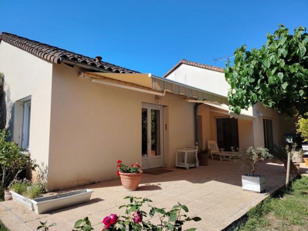 A vendre, Villa d'architecte dans un havre de paix situé à Migné Auxances