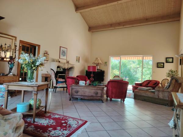 A vendre, Villa d'architecte dans un havre de paix situé à Migné Auxances