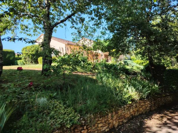 A vendre, Villa d'architecte dans un havre de paix situé à Migné Auxances