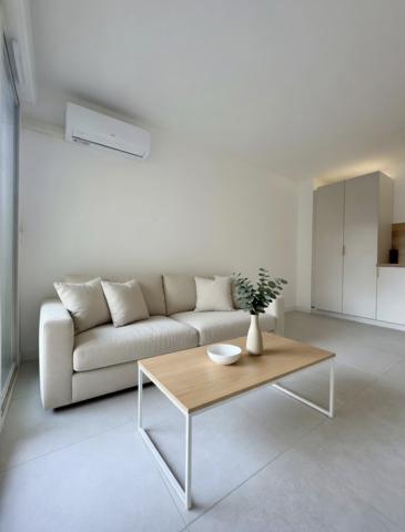 NICE RIQUIER / PORT – STUDIO AVEC TERRASSE – AIRBNB