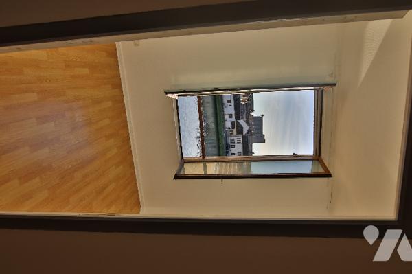 A vendre à Montereau-Fault-Yonne 77130, appartement 2 pièces, 43 m² environ, cave.