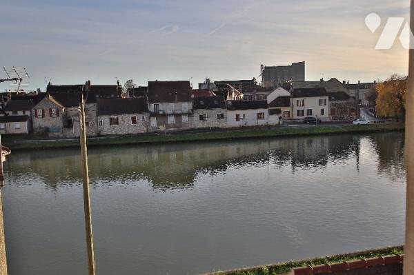 A vendre à Montereau-Fault-Yonne 77130, appartement 2 pièces, 43 m² environ, cave.