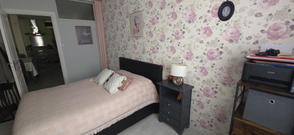 Superbe appartement de standing de plain pied ( 83.5 m²) avec balcon