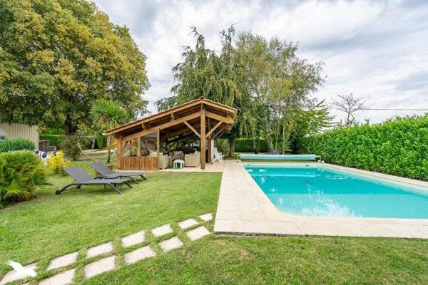 Maison 385 688 € Nérigean 8 p 225 m² DPE D