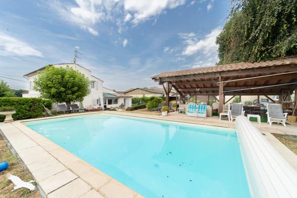 Maison 385 688 € Nérigean 8 p 225 m² DPE D