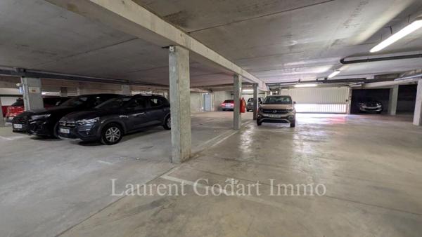 Appartement T3 avec loggia, cellier et parking en sous-sol