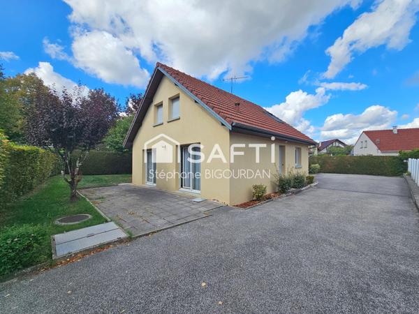 Maison individuelle 105m², 3 ch, terrain 521m²