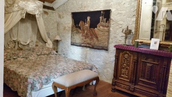 SAINT-GIRONS : Maison de caractère (14 pièces) et maison individuelle (8 pièces) dans parc de 4 ha.