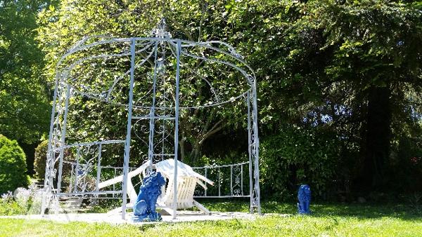 SAINT-GIRONS : Maison de caractère (14 pièces) et maison individuelle (8 pièces) dans parc de 4 ha.
