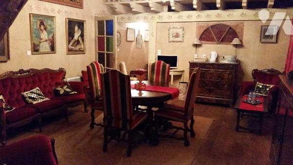 SAINT-GIRONS : Maison de caractère (14 pièces) et maison individuelle (8 pièces) dans parc de 4 ha.