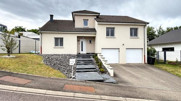 SAINT-AVOLD - MAISON CONTEMPORAINE - 135 m² -4 CHAMBRES -TERRAIN PLAT  6,90 ARES