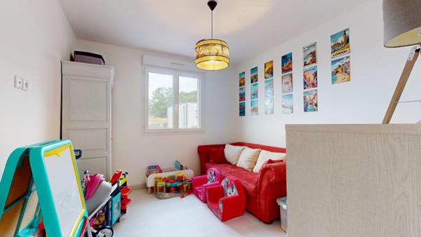 SAINT-AVOLD - MAISON CONTEMPORAINE - 135 m² -4 CHAMBRES -TERRAIN PLAT  6,90 ARES