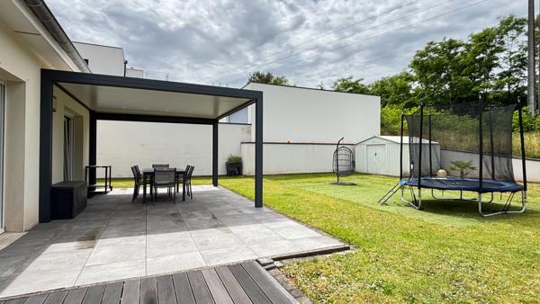 SAINT-AVOLD - MAISON CONTEMPORAINE - 135 m² -4 CHAMBRES -TERRAIN PLAT  6,90 ARES