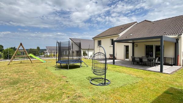 SAINT-AVOLD - MAISON CONTEMPORAINE - 135 m² -4 CHAMBRES -TERRAIN PLAT  6,90 ARES