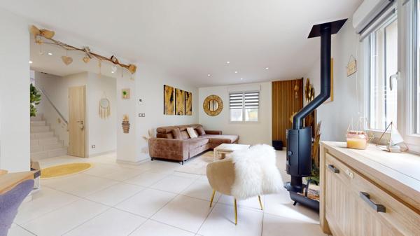 SAINT-AVOLD - MAISON CONTEMPORAINE - 135 m² -4 CHAMBRES -TERRAIN PLAT  6,90 ARES