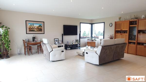 Maison contemporaine de 4 chambres , jolie camagne