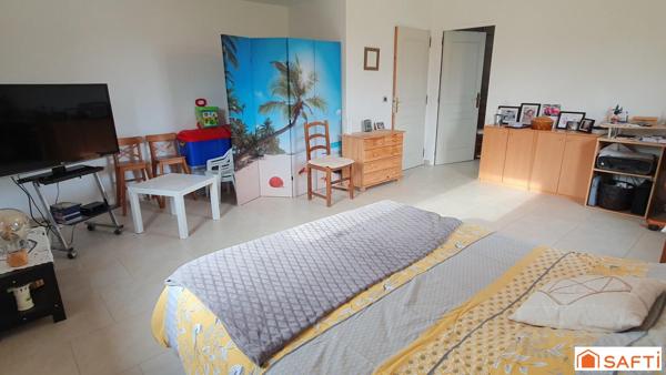 Maison contemporaine de 4 chambres , jolie camagne