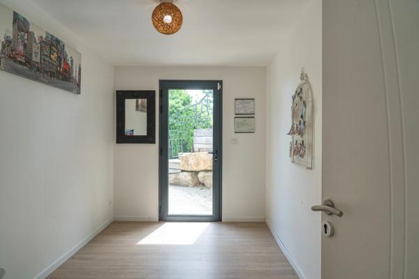 Maison contemporaine 7 pièces – Piscine – Hauteurs de Miribel – À 20 minutes de Lyon