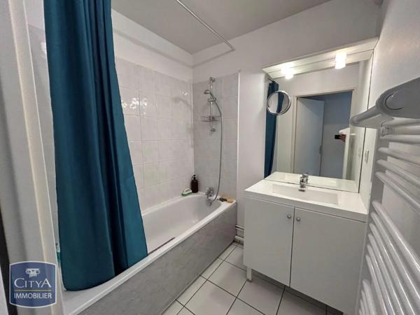Appartement à louer 2 pièces 47.35m² Saint-Brieuc (22000)