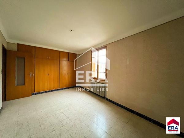 Maison de village à Caromb + local commercial loué