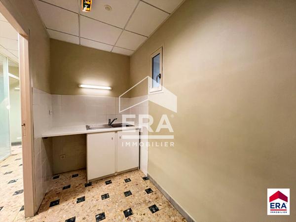 Maison de village à Caromb + local commercial loué