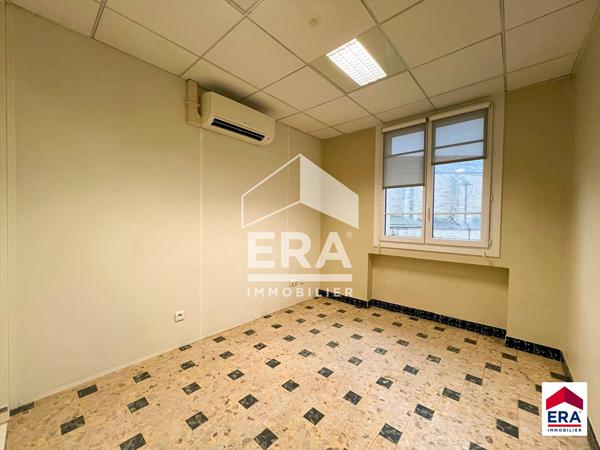 Maison de village à Caromb + local commercial loué