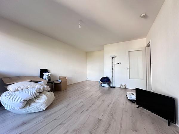 TYPE 1, REIMS - AVENUE D' EPERNAY