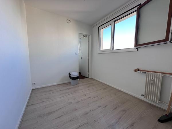 TYPE 1, REIMS - AVENUE D' EPERNAY