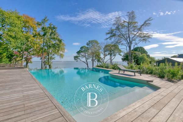 Saint-Marc-sur-Mer, Maison 8 Chambres -  556 m² à vendre