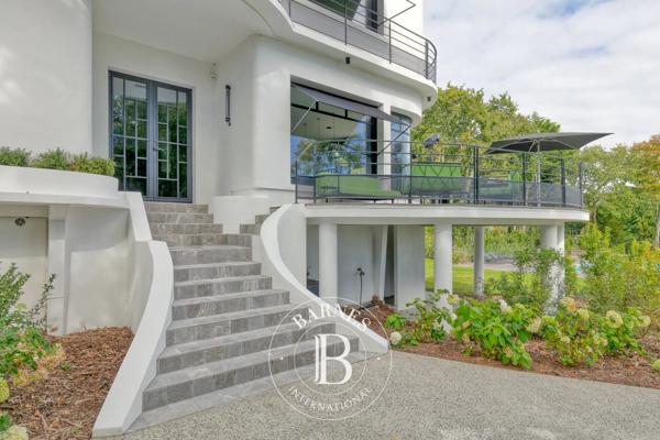 Saint-Marc-sur-Mer, Maison 8 Chambres -  556 m² à vendre