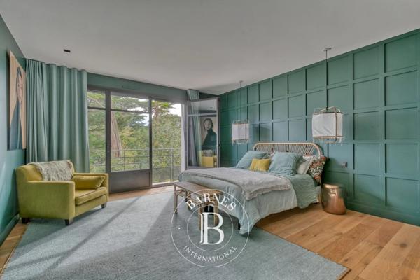 Saint-Marc-sur-Mer, Maison 8 Chambres -  556 m² à vendre