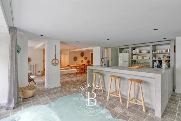 Saint-Marc-sur-Mer, Maison 8 Chambres -  556 m² à vendre