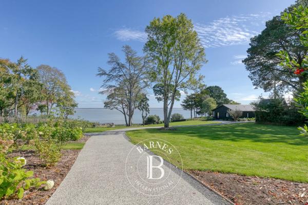 Saint-Marc-sur-Mer, Maison 8 Chambres -  556 m² à vendre