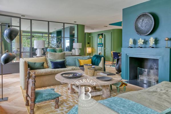 Saint-Marc-sur-Mer, Maison 8 Chambres -  556 m² à vendre