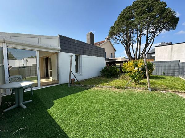 Maison de 107m² à rénover à Vannes Ouest avec jardin, garage et véranda proche commodités